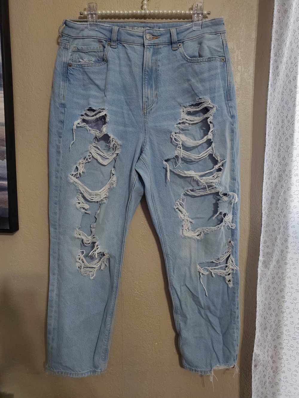 American Eagle Outfitters Light Blue Ripped Boyfriend Jeans